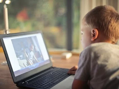 children use of laptop